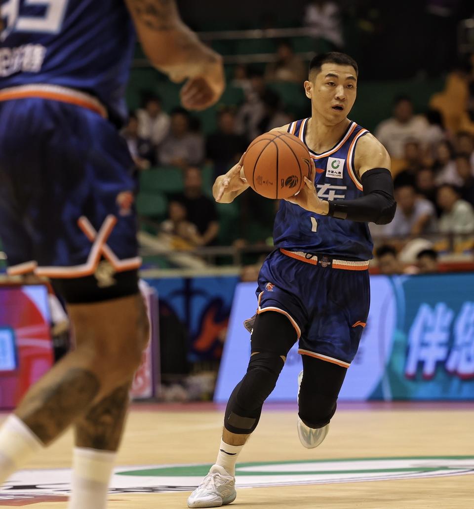 开云官网重磅！赛前克里夫兰骑士调整名单以备CBA季后赛德约科维奇在美国队比赛中出色防守，北京国安内部沟通备战意大利杯的简单介绍