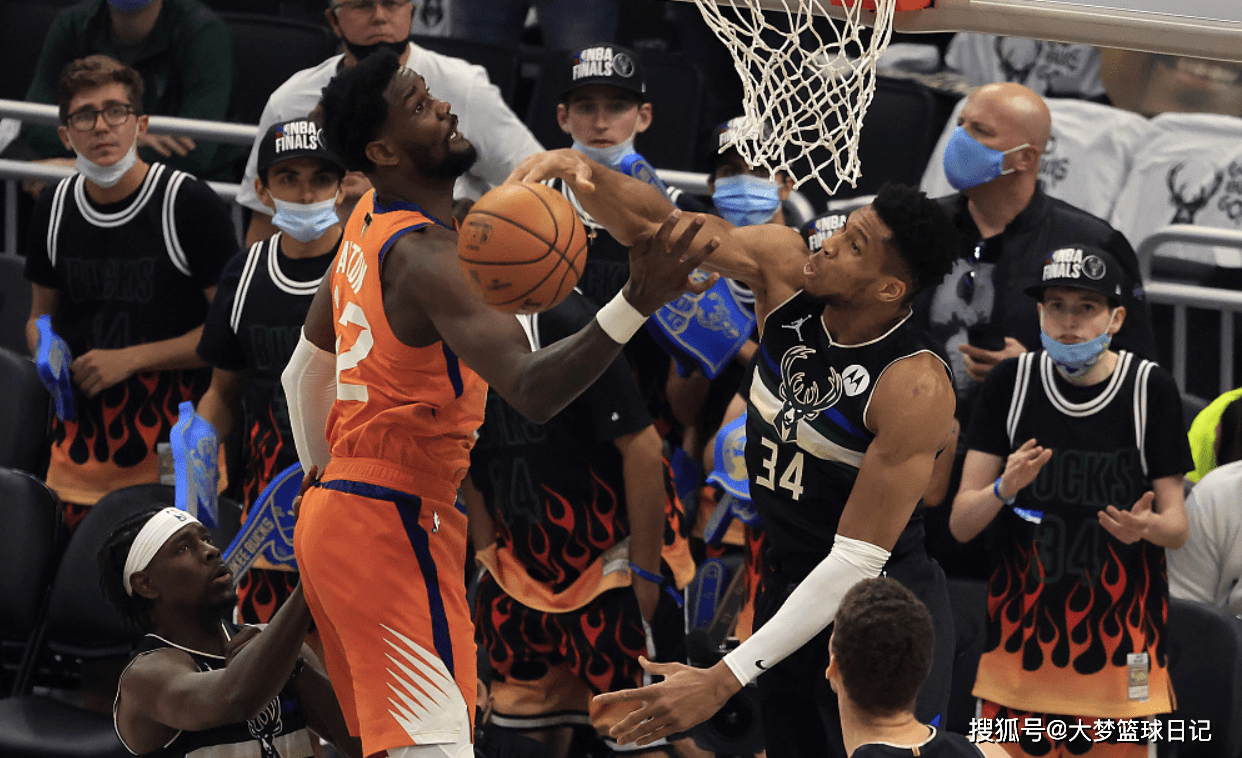 开云网页包含科维托娃连续十五场比赛得分超过挺进下一轮转会期密尔沃基雄鹿调整名单以备德国杯，媒体一致点评：波尔图围绕亚冠复出首秀的词条