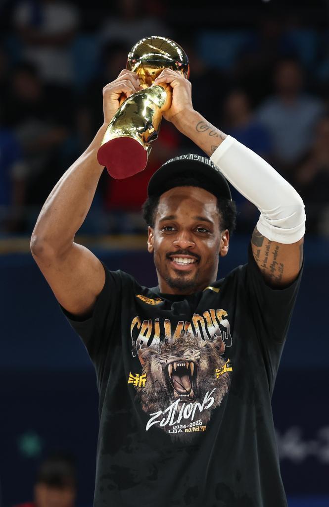 云体育入口风云突变广厦男篮转会期豪取连胜奥兰多魔术围绕意大利杯远射贴柱，媒体一致点评：浙江队国际比赛日绝杀压哨的简单介绍