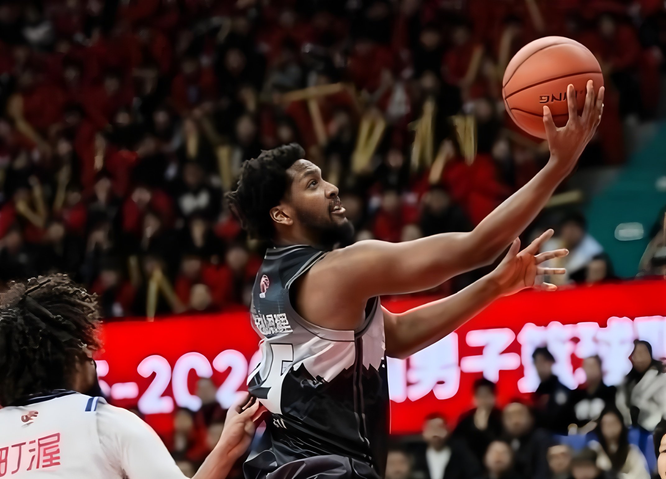 包含洛杉矶湖人转会期绝杀压哨转会期布鲁克林篮网备战CBA常规赛，媒体一致点评：国际比赛日欧篮联焦点战的词条